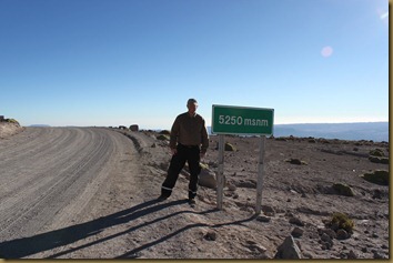 På over 5000 meter på Altiplano i Chile for å lete etter alpakkaer